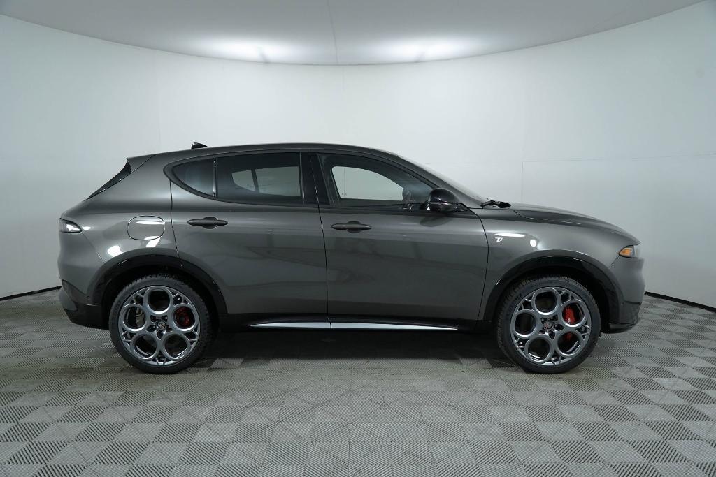 new 2024 Alfa Romeo Tonale car, priced at $39,880