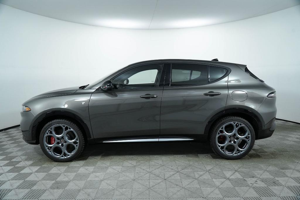 new 2024 Alfa Romeo Tonale car, priced at $39,880