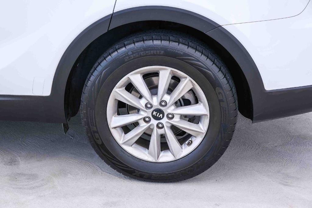 used 2019 Kia Sorento car, priced at $8,529