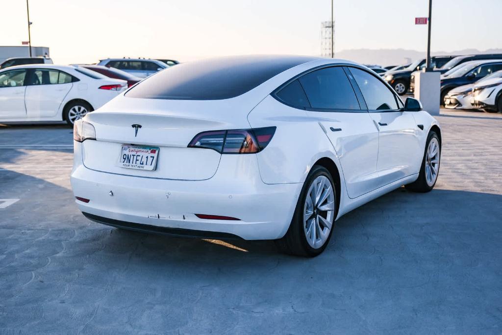 Tesla Model 3 view 4