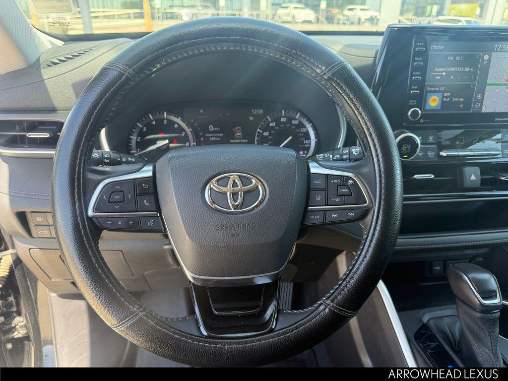 used 2021 Toyota Highlander car, priced at $33,797