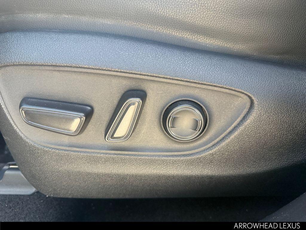 used 2021 Toyota Highlander car, priced at $33,797