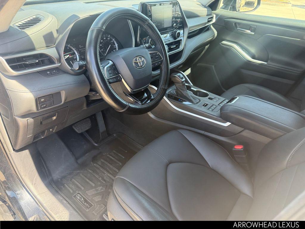 used 2021 Toyota Highlander car, priced at $33,797