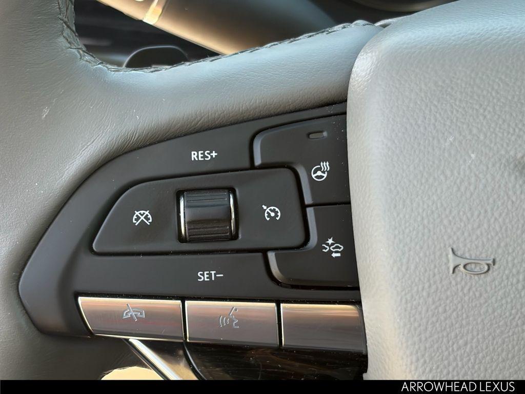 used 2023 Cadillac XT6 car, priced at $33,383