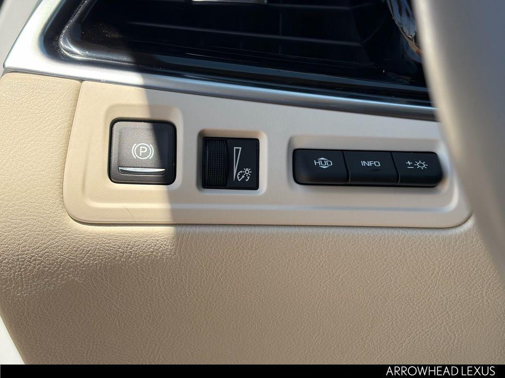 used 2023 Cadillac XT6 car, priced at $33,383