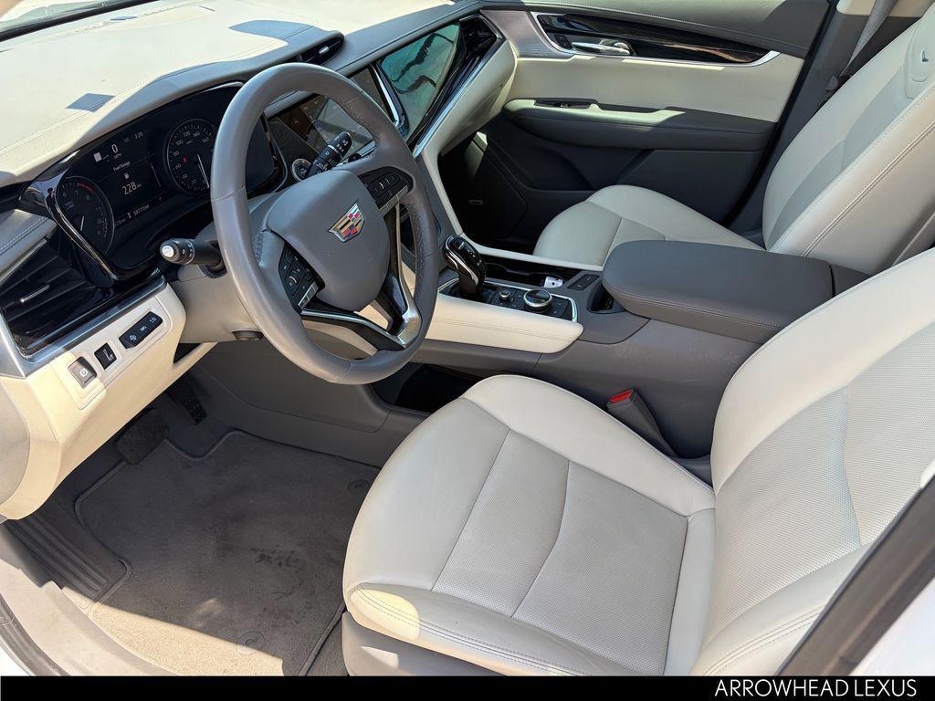 used 2023 Cadillac XT6 car, priced at $33,383