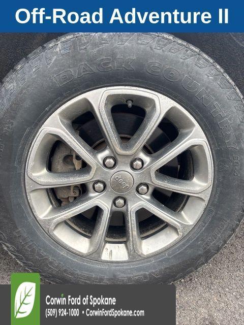 used 2015 Jeep Grand Cherokee car, priced at $15,489