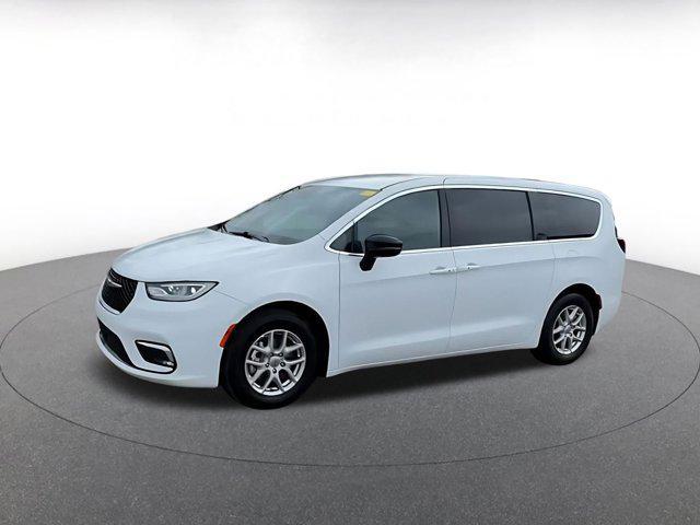 used 2025 Chrysler Pacifica car, priced at $29,393