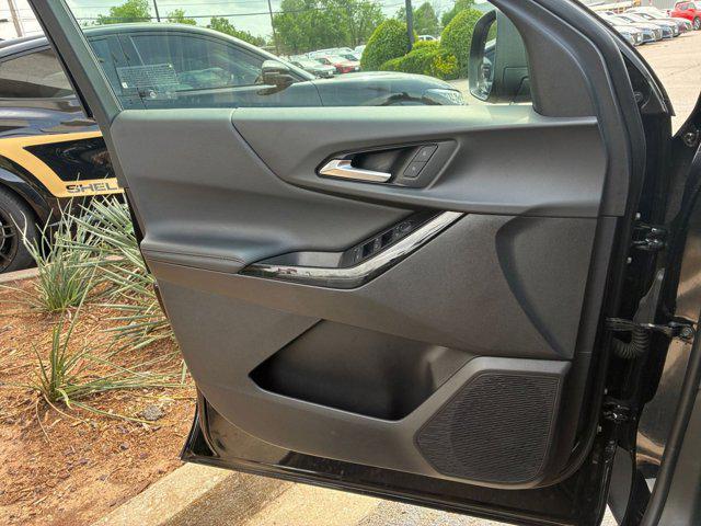 used 2025 Chevrolet Equinox car, priced at $24,298