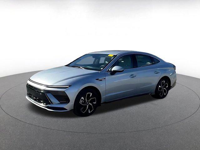 used 2025 Hyundai Sonata car, priced at $23,202