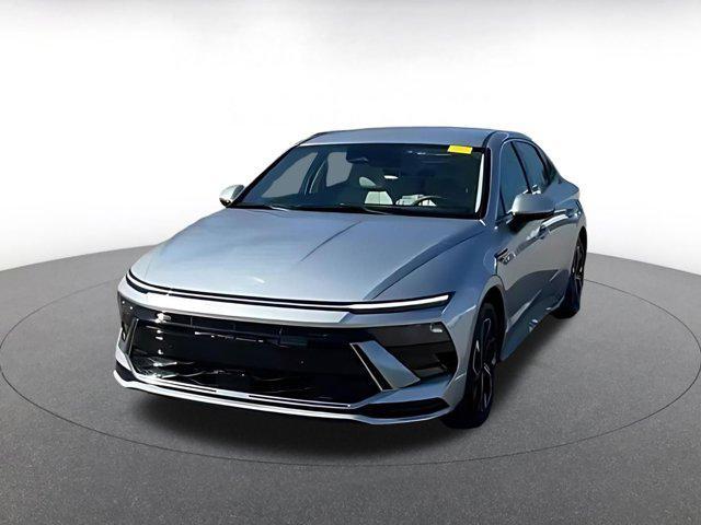 used 2025 Hyundai Sonata car, priced at $23,202