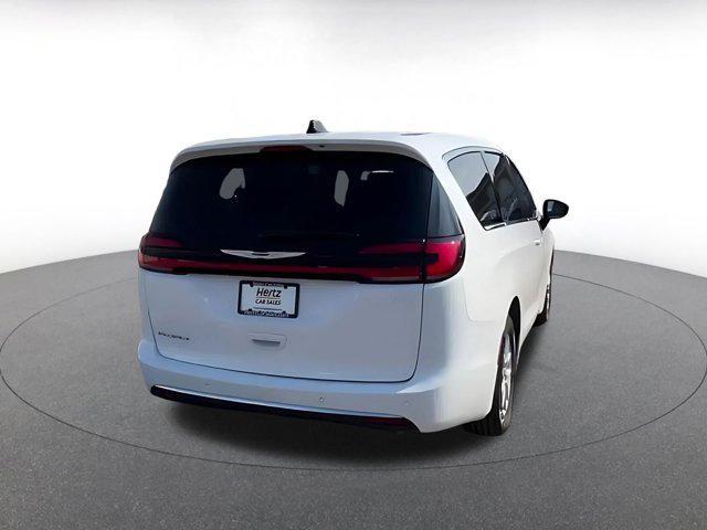 used 2025 Chrysler Pacifica car, priced at $31,046