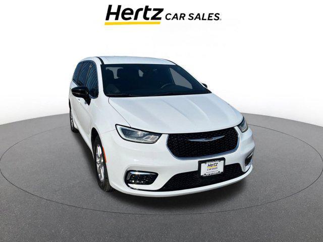 used 2025 Chrysler Pacifica car, priced at $31,046