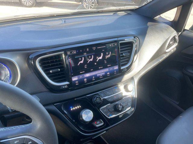 used 2025 Chrysler Pacifica car, priced at $29,613