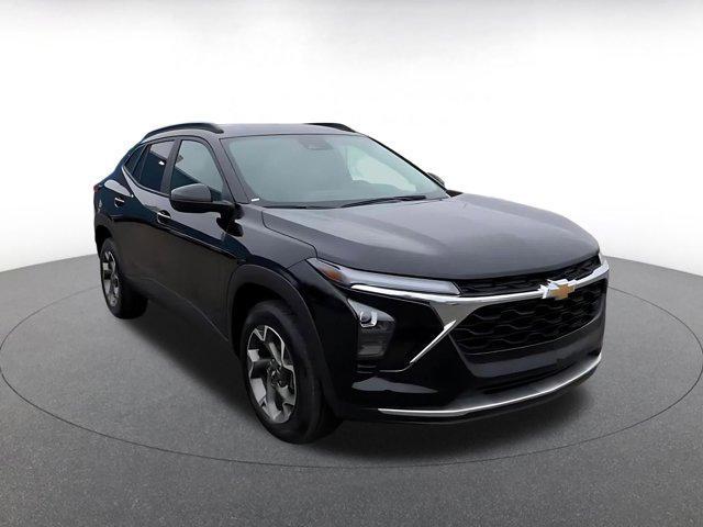 used 2025 Chevrolet Trax car, priced at $20,752