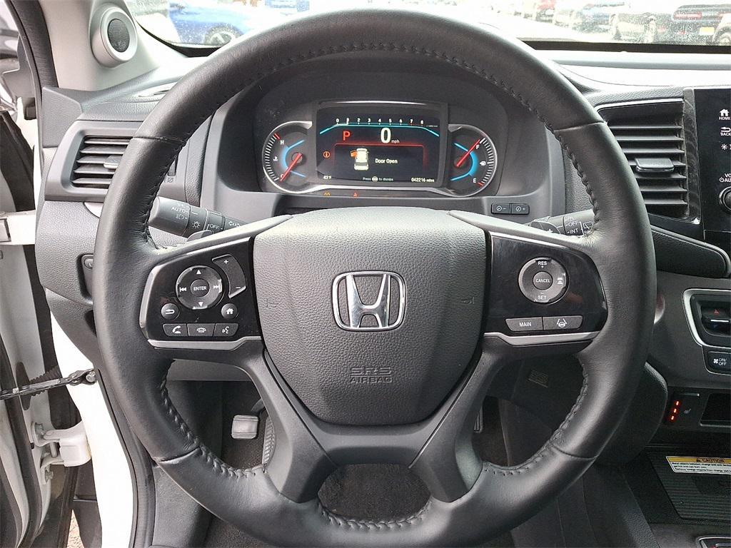 used 2022 Honda Pilot car, priced at $29,395