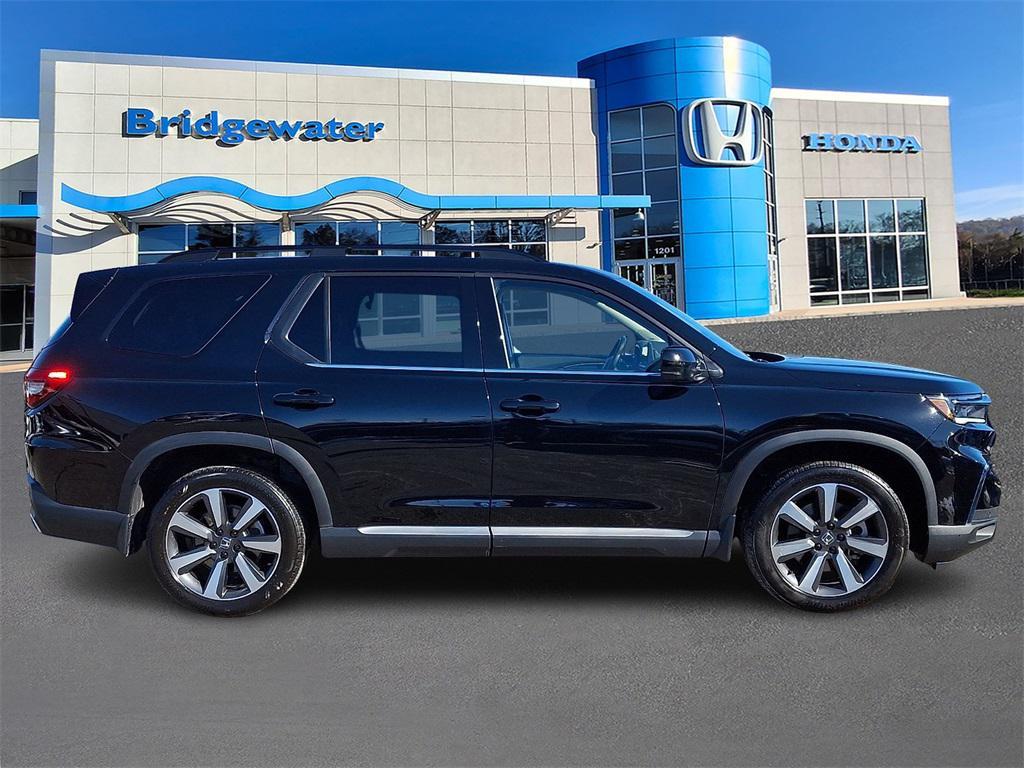 used 2023 Honda Pilot car, priced at $35,895