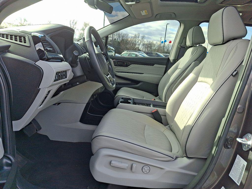 used 2023 Honda Odyssey car, priced at $38,995