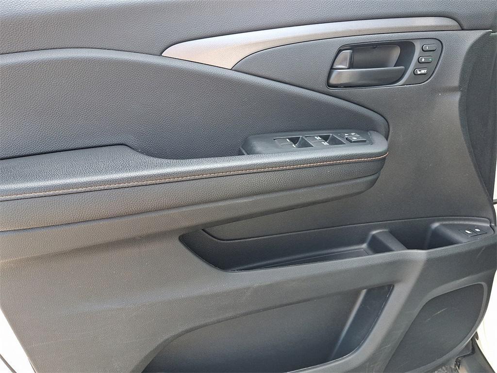 used 2022 Honda Passport car, priced at $23,495