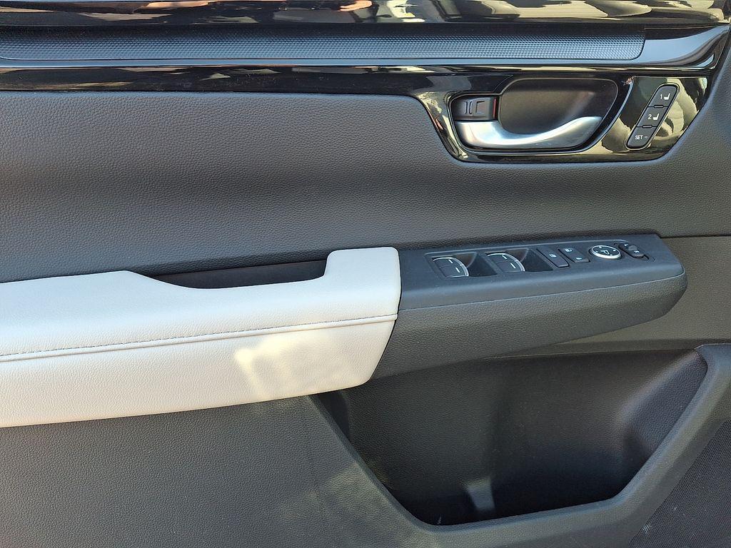 used 2023 Honda CR-V car, priced at $29,395