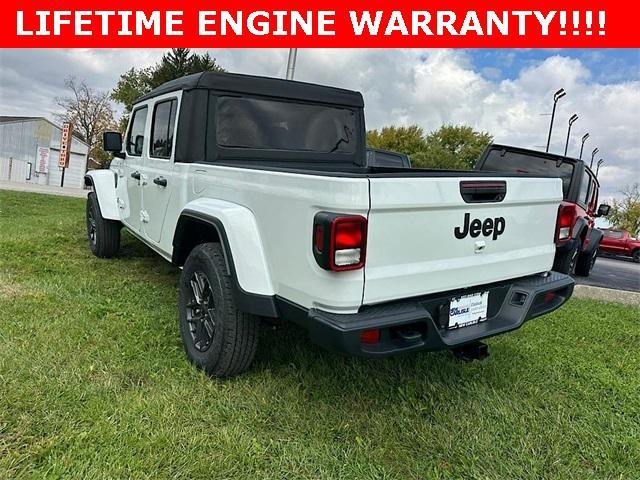 new 2026 Jeep Gladiator car, priced at $45,430
