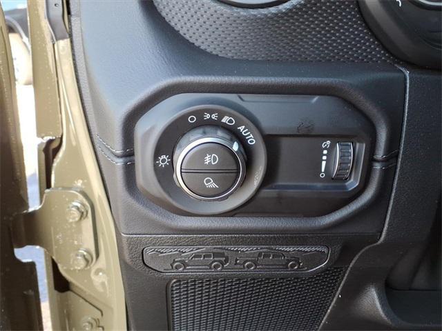 new 2026 Jeep Gladiator car, priced at $55,600