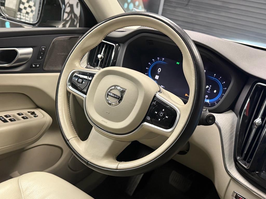 used 2024 Volvo XC60 car, priced at $27,888