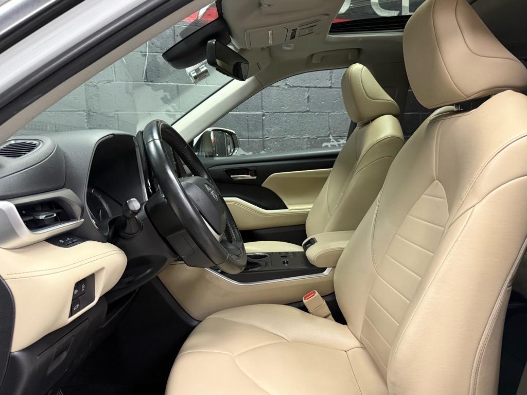 used 2023 Toyota Highlander car, priced at $29,988