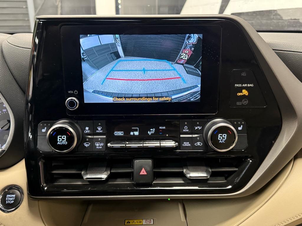 used 2023 Toyota Highlander car, priced at $29,988