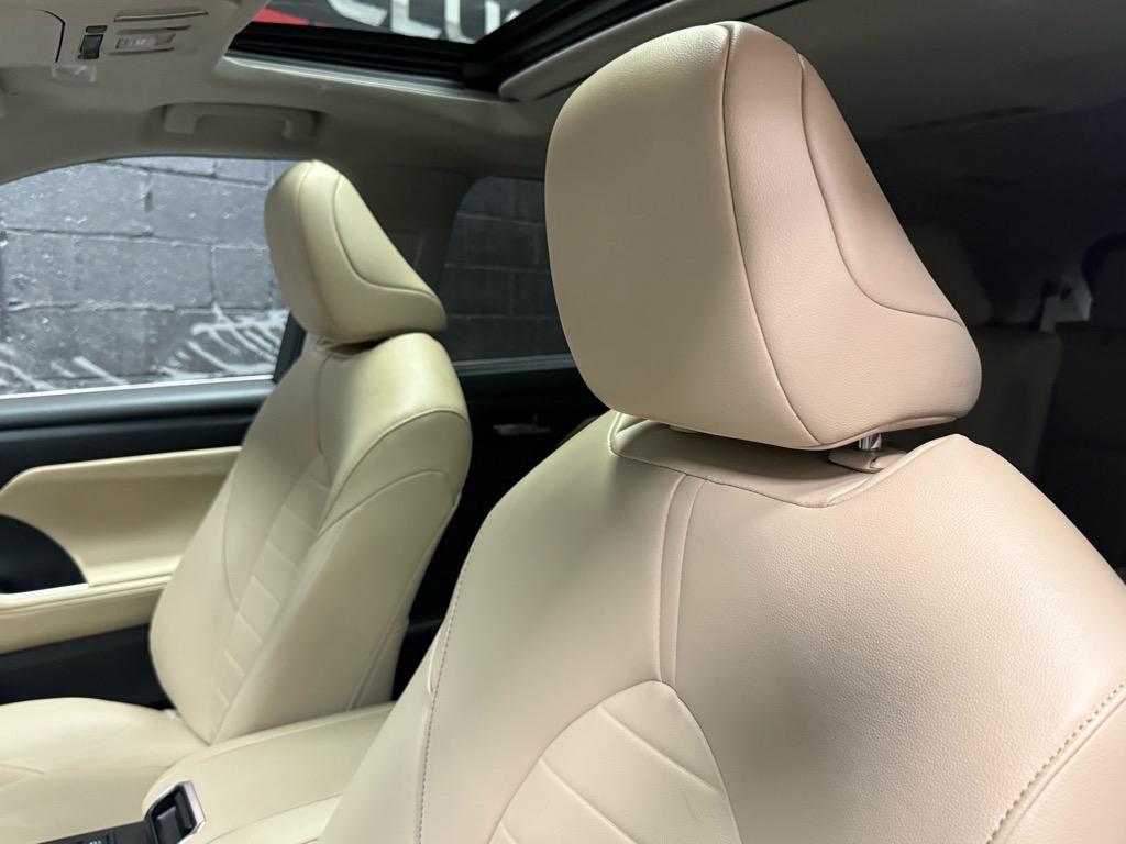 used 2023 Toyota Highlander car, priced at $29,988