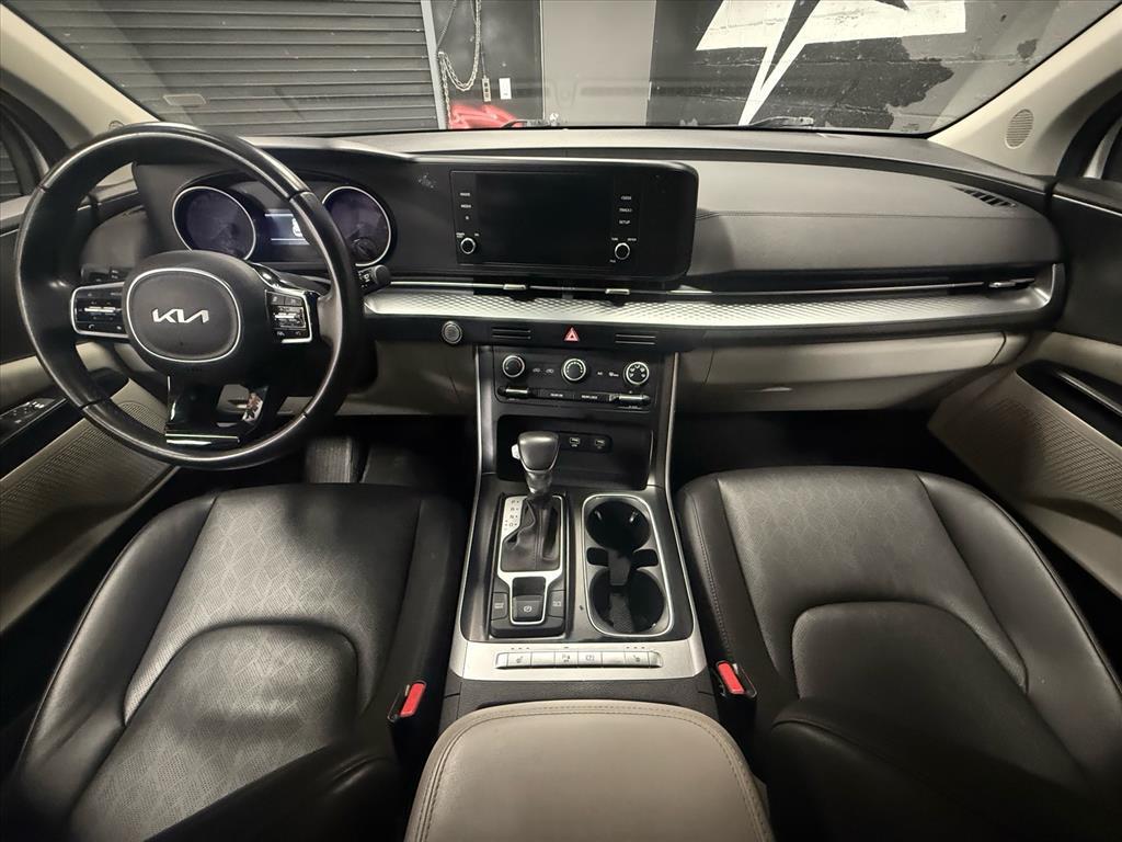 used 2024 Kia Carnival car, priced at $25,888