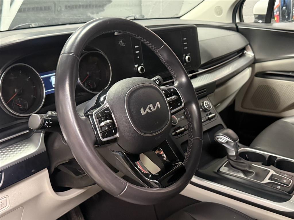 used 2024 Kia Carnival car, priced at $25,888