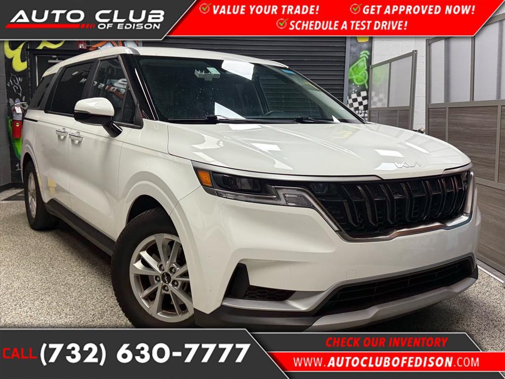 used 2024 Kia Carnival car, priced at $25,888