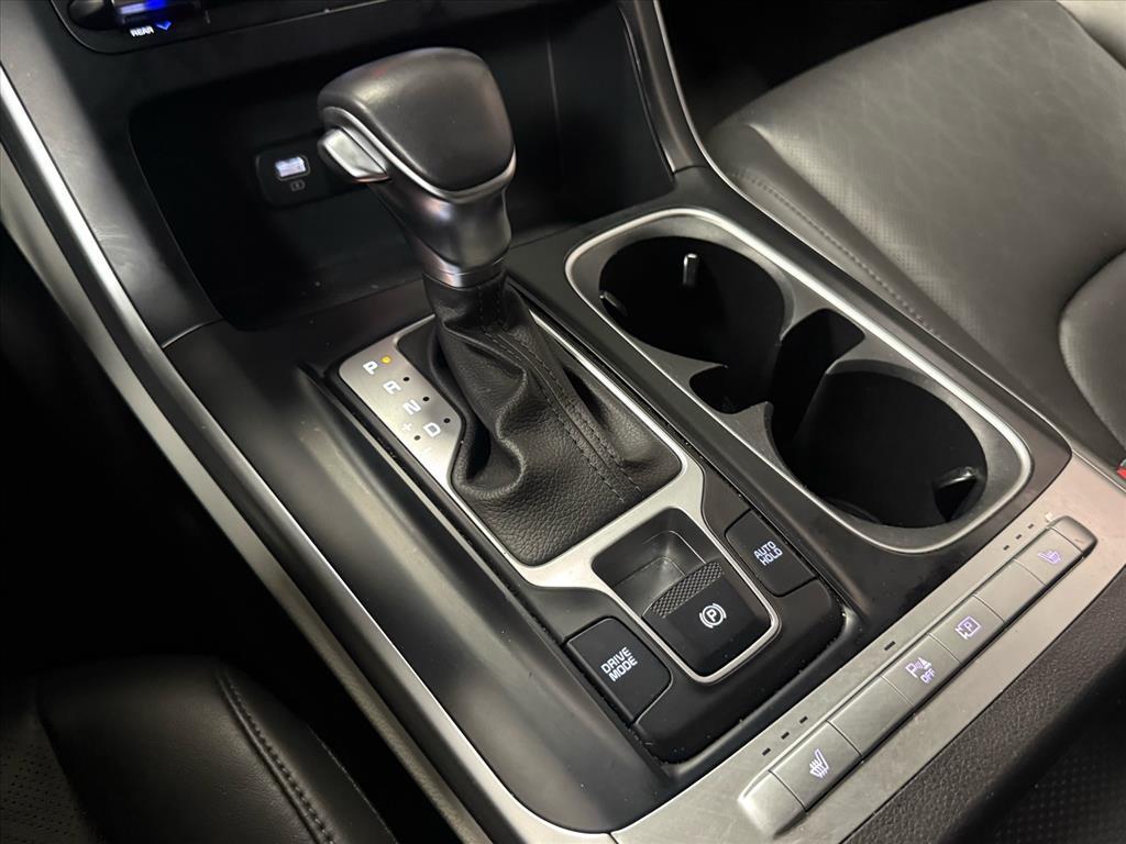 used 2024 Kia Carnival car, priced at $25,888