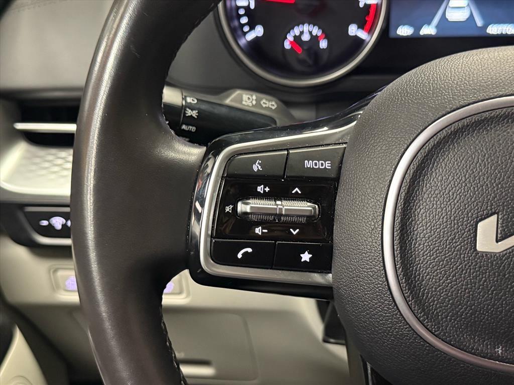 used 2024 Kia Carnival car, priced at $25,888