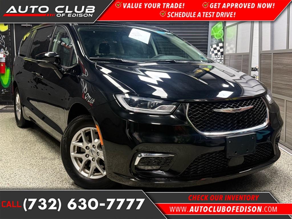 used 2024 Chrysler Pacifica car, priced at $23,988