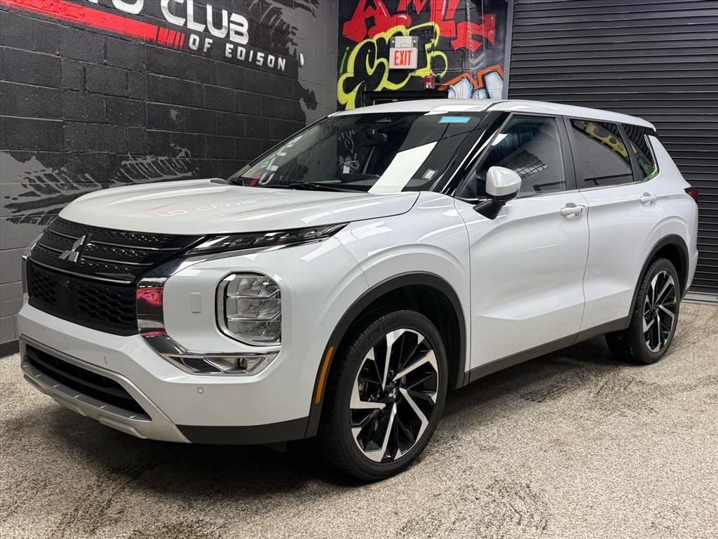 used 2024 Mitsubishi Outlander car, priced at $19,888