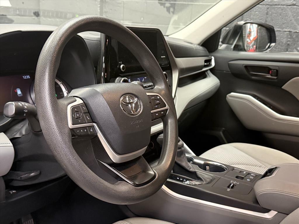 used 2023 Toyota Highlander car, priced at $27,288