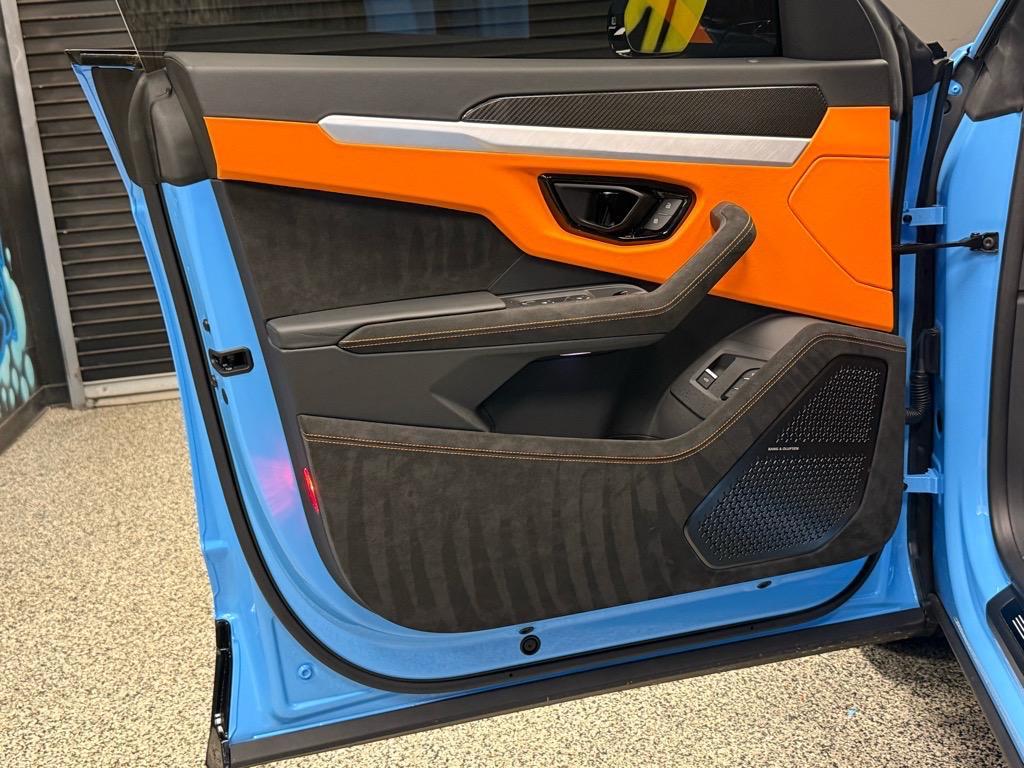 used 2024 Lamborghini Urus car, priced at $269,988