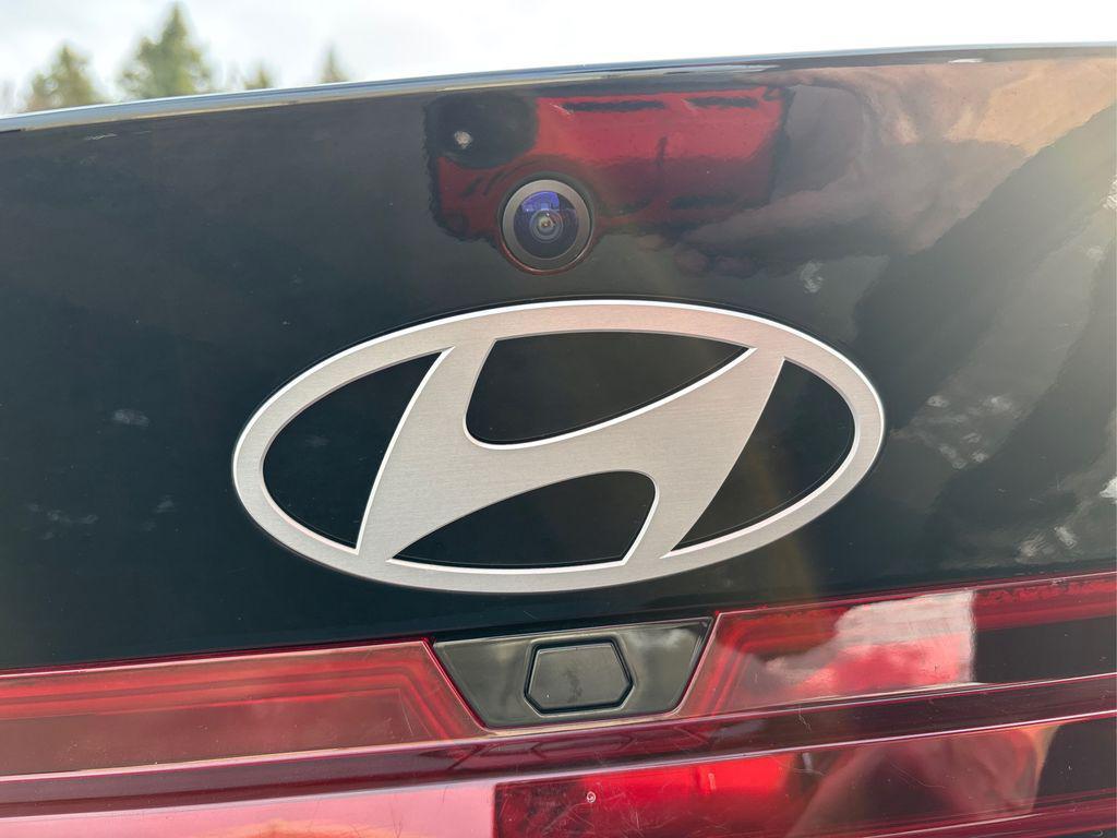 used 2024 Hyundai Elantra car, priced at $19,387