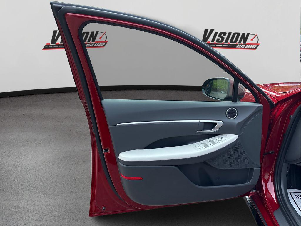 new 2025 Hyundai Sonata Hybrid car, priced at $33,385