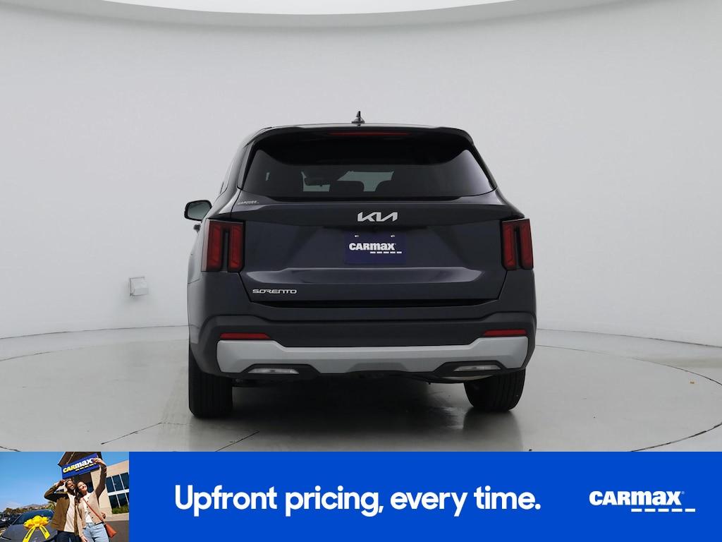 used 2025 Kia Sorento car, priced at $27,998