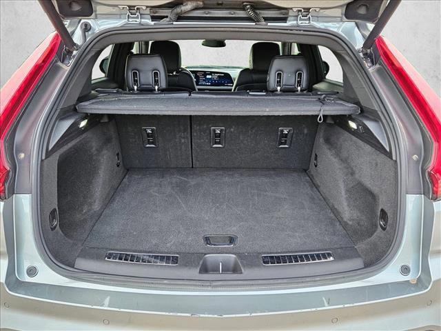 used 2024 Cadillac XT4 car, priced at $25,195