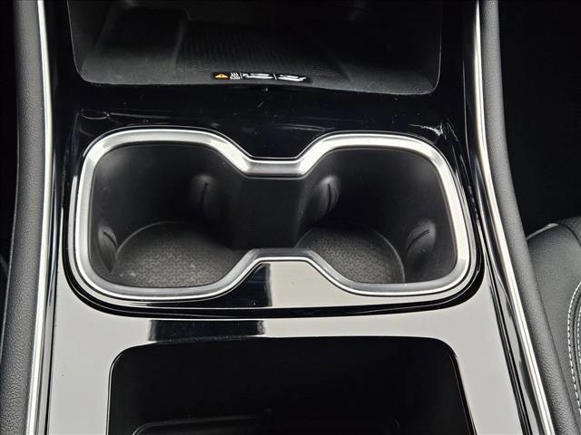 used 2025 Chevrolet Traverse car, priced at $34,995