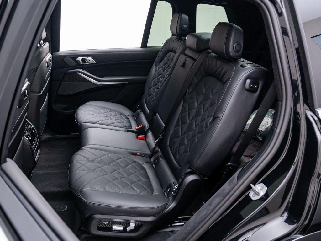 new 2026 BMW X7 car, priced at $92,125