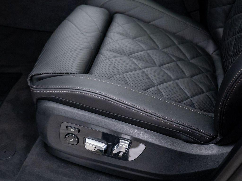 new 2026 BMW X7 car, priced at $92,125