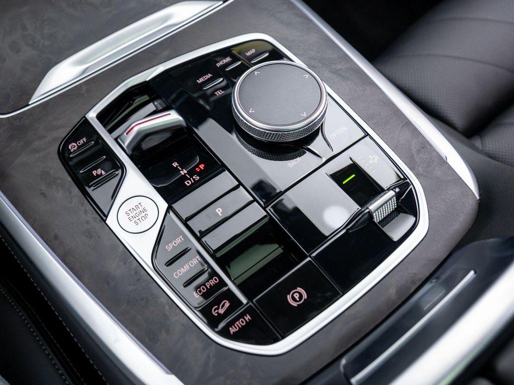 new 2026 BMW X7 car, priced at $92,125