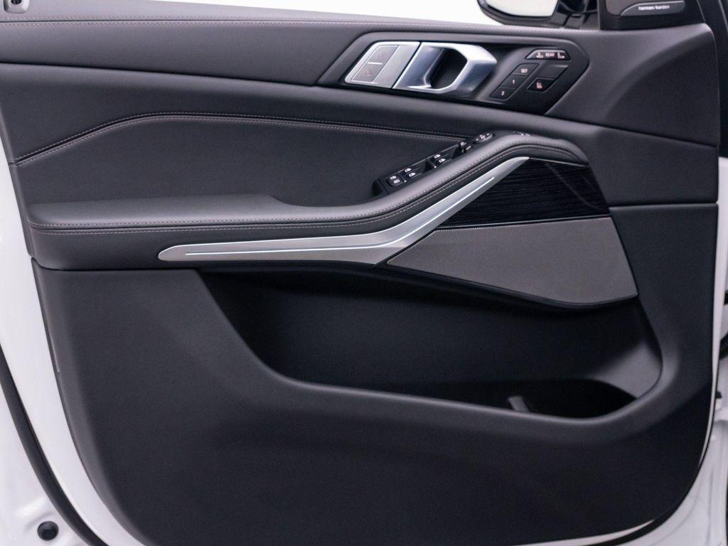 new 2027 BMW X7 car, priced at $101,117