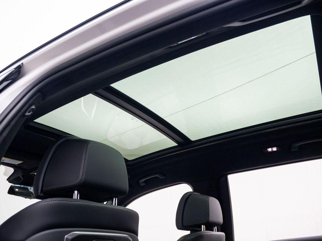 new 2027 BMW X7 car, priced at $101,117