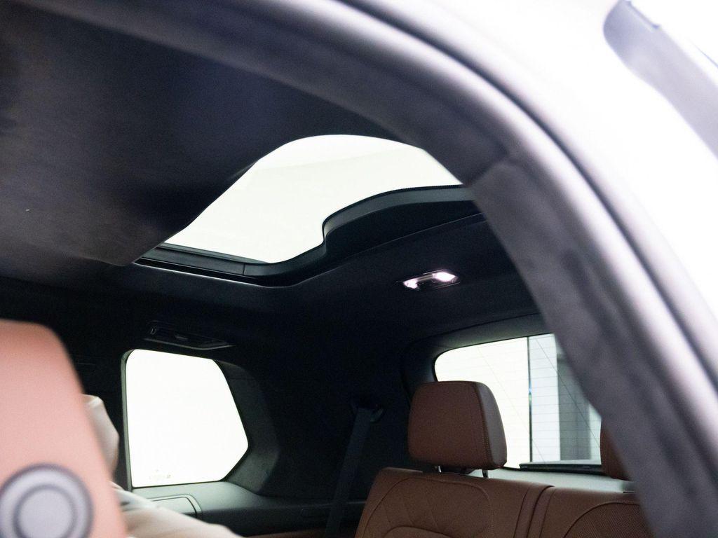 new 2027 BMW X7 car, priced at $98,602